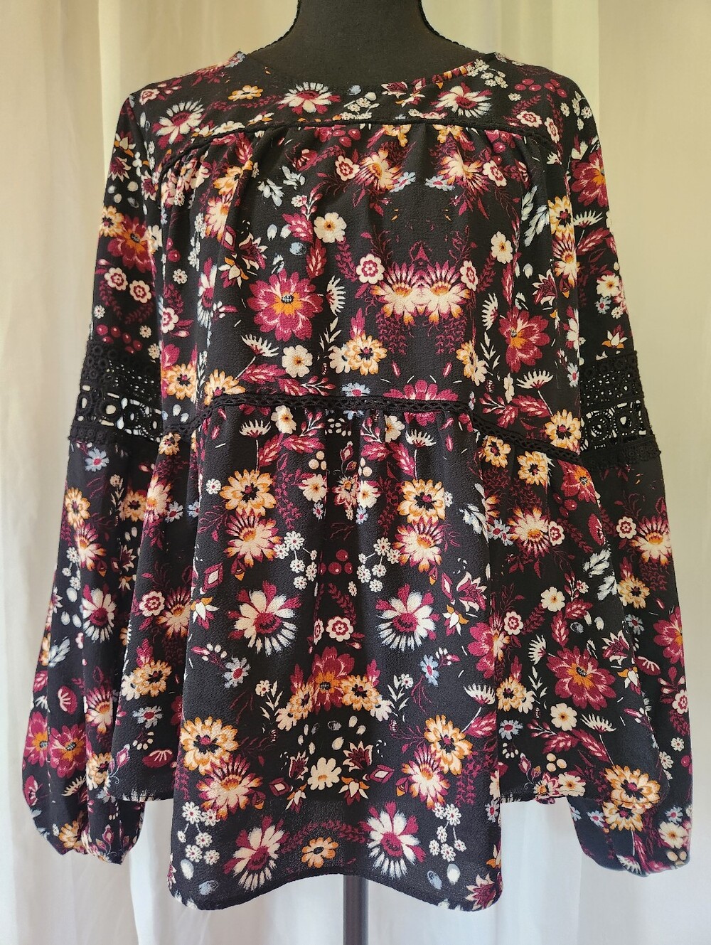 ​Artesia Black Floral Peasant Blouse Lace Trim Long Sleeve Babydoll Top Women L